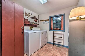 10 Mi to Hot Springs Natl Park: Home w/ Grill!