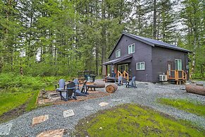 Modern Hideaway: Fire Pit, 5 Mi to Mt Rainier