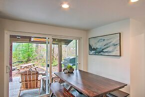 Modern Hideaway: Fire Pit, 5 Mi to Mt Rainier