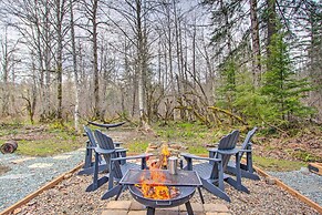 Modern Hideaway: Fire Pit, 5 Mi to Mt Rainier
