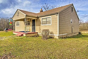 Oxford Home on Private Land < 7 Mi to Dtwn!