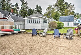 Sebago Lake Cottage w/ Patio + Beach Access!