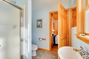 Secluded Vermont Retreat: Outdoor Pool & Deck