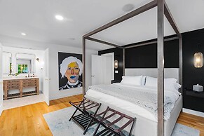 'the Hammersley' Luxury Waterfront Estate!