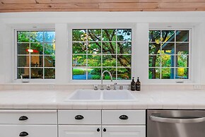 'the Hammersley' Luxury Waterfront Estate!