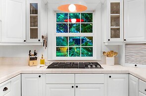 'the Hammersley' Luxury Waterfront Estate!