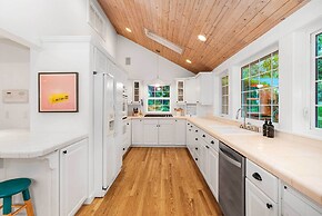 'the Hammersley' Luxury Waterfront Estate!