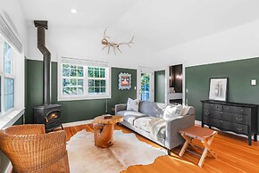 'the Hammersley' Luxury Waterfront Estate!