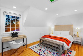 'the Hammersley' Luxury Waterfront Estate!