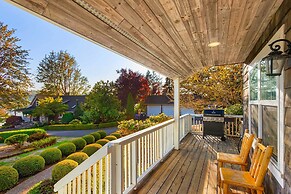 'the Hammersley' Luxury Waterfront Estate!