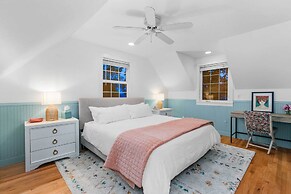 'the Hammersley' Luxury Waterfront Estate!