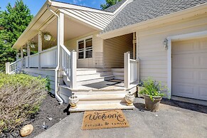 Smith Mountain Lake Retreat w/ Private Beach!