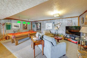 Smith Mountain Lake Retreat w/ Private Beach!