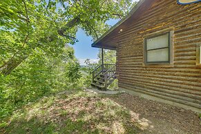 Studio w/ Mtn Views, 1 Mi to Thorncrown Chapel!
