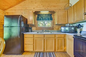 Studio w/ Mtn Views, 1 Mi to Thorncrown Chapel!