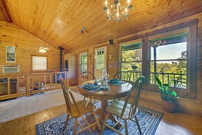 Studio w/ Mtn Views, 1 Mi to Thorncrown Chapel!