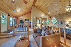 Studio w/ Mtn Views, 1 Mi to Thorncrown Chapel!