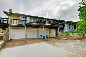 Sunny Lakefront Family Paradise w/ Deck & 2 Kayaks