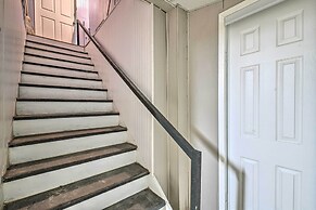 Sunny Lakefront Family Paradise w/ Deck & 2 Kayaks