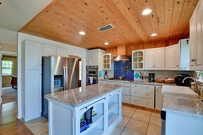 Sunny Lakefront Family Paradise w/ Deck & 2 Kayaks