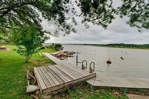 Sunny Lakefront Family Paradise w/ Deck & 2 Kayaks