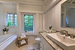 Cashiers Getaway w/ Decks & Golf Course Views