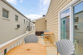 Wildwood Condo w/ Pool Access - Walk to Beach