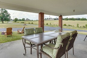 The MD / PA Line Retreat: Scenic Country Getaway!