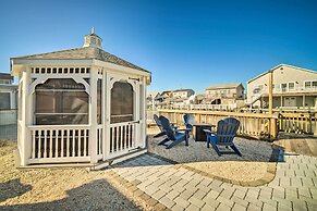 Waterfront Beach Haven West Home w/ Boat Dock