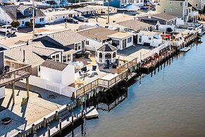 Waterfront Beach Haven West Home w/ Boat Dock