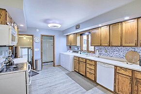 Two Rivers Thiede House - Walk to Lake Michigan!