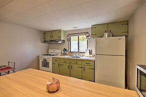 Arrowhead Lake Amenities: Quaint Home w/ Fireplace