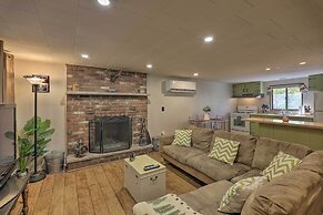 Arrowhead Lake Amenities: Quaint Home w/ Fireplace