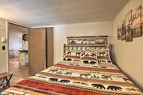 Arrowhead Lake Amenities: Quaint Home w/ Fireplace