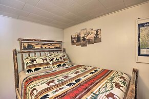 Arrowhead Lake Amenities: Quaint Home w/ Fireplace