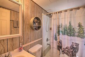 Arrowhead Lake Amenities: Quaint Home w/ Fireplace