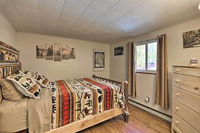 Arrowhead Lake Amenities: Quaint Home w/ Fireplace