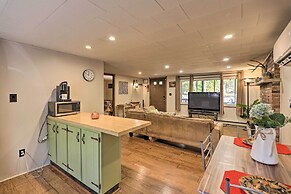 Arrowhead Lake Amenities: Quaint Home w/ Fireplace