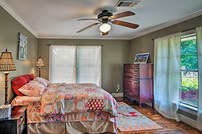 Secluded Baton Rouge Area Hideaway w/ Lawn!