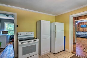 Secluded Baton Rouge Area Hideaway w/ Lawn!