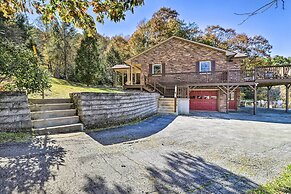 Welcoming Boone Getaway Near Hiking + Skiing!