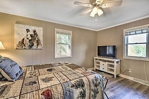 Welcoming Boone Getaway Near Hiking + Skiing!