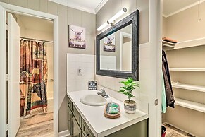 Welcoming Boone Getaway Near Hiking + Skiing!