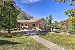 Welcoming Boone Getaway Near Hiking + Skiing!