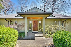 Spacious Prospect Cottage w/ Deck & Scenic Views