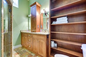 Spacious Prospect Cottage w/ Deck & Scenic Views