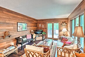 Relaxing Eagle Rock Resort Home - 1 Block to Lake!