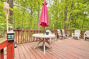 Relaxing Eagle Rock Resort Home - 1 Block to Lake!