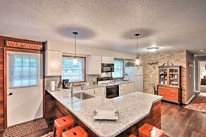 Relaxing Eagle Rock Resort Home - 1 Block to Lake!