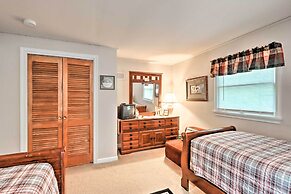 Relaxing Eagle Rock Resort Home - 1 Block to Lake!